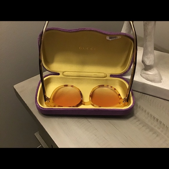 Authentic Gucci sunglasses - Picture 3 of 4